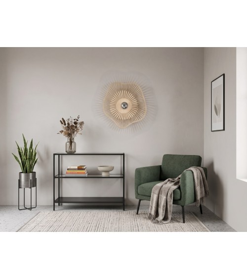 Applique Nacre en bois naturel — mise en situation avec fauteuil vert